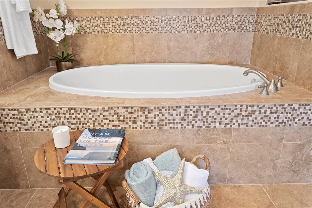 BEACH CLUB OF MADEIRA CONDO - Residential