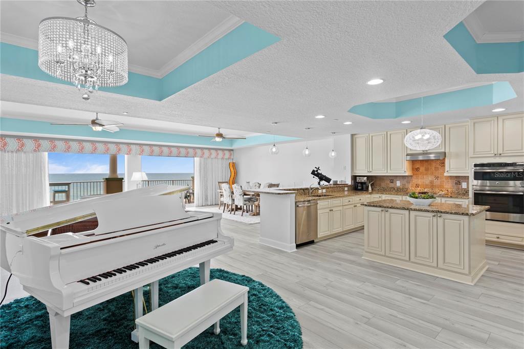 BEACH CLUB OF MADEIRA CONDO - Residential