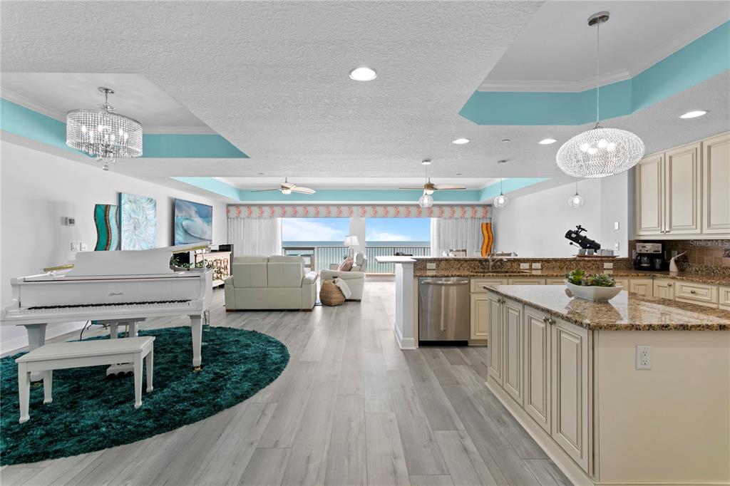 BEACH CLUB OF MADEIRA CONDO - Residential