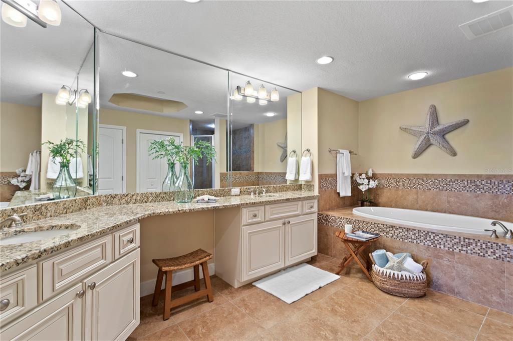 BEACH CLUB OF MADEIRA CONDO - Residential