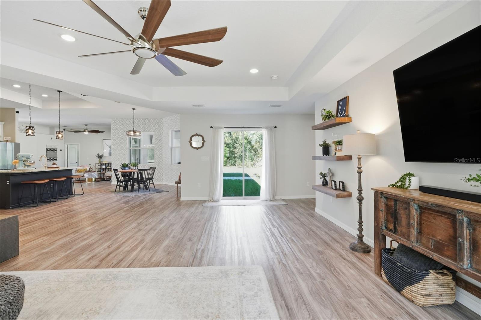 ROYAL HIGHLANDS - Residential