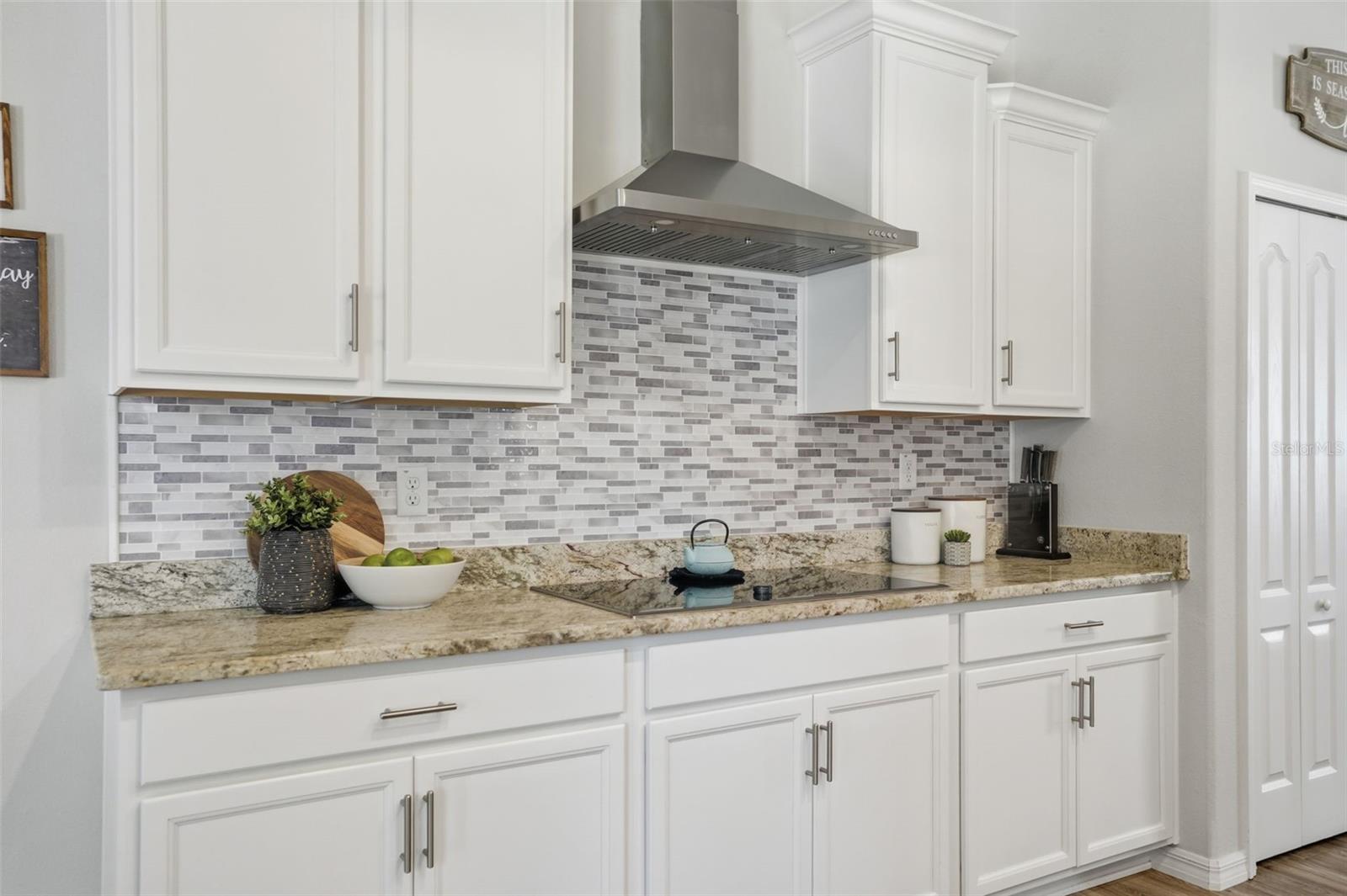 ROYAL HIGHLANDS - Residential