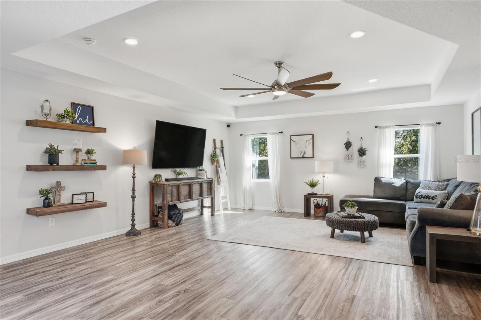 ROYAL HIGHLANDS - Residential