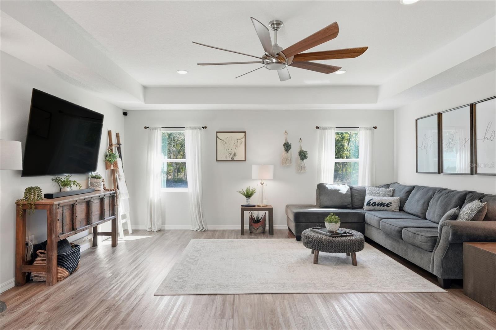 ROYAL HIGHLANDS - Residential