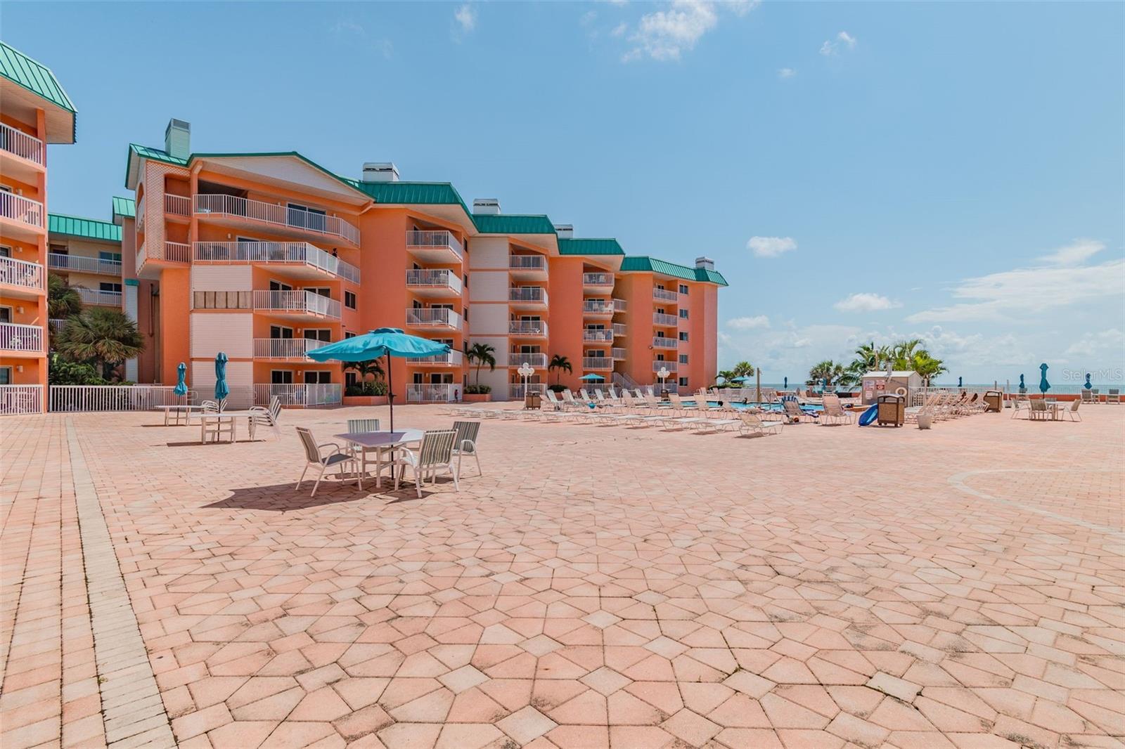 BEACH COTTAGE CONDO - Residential