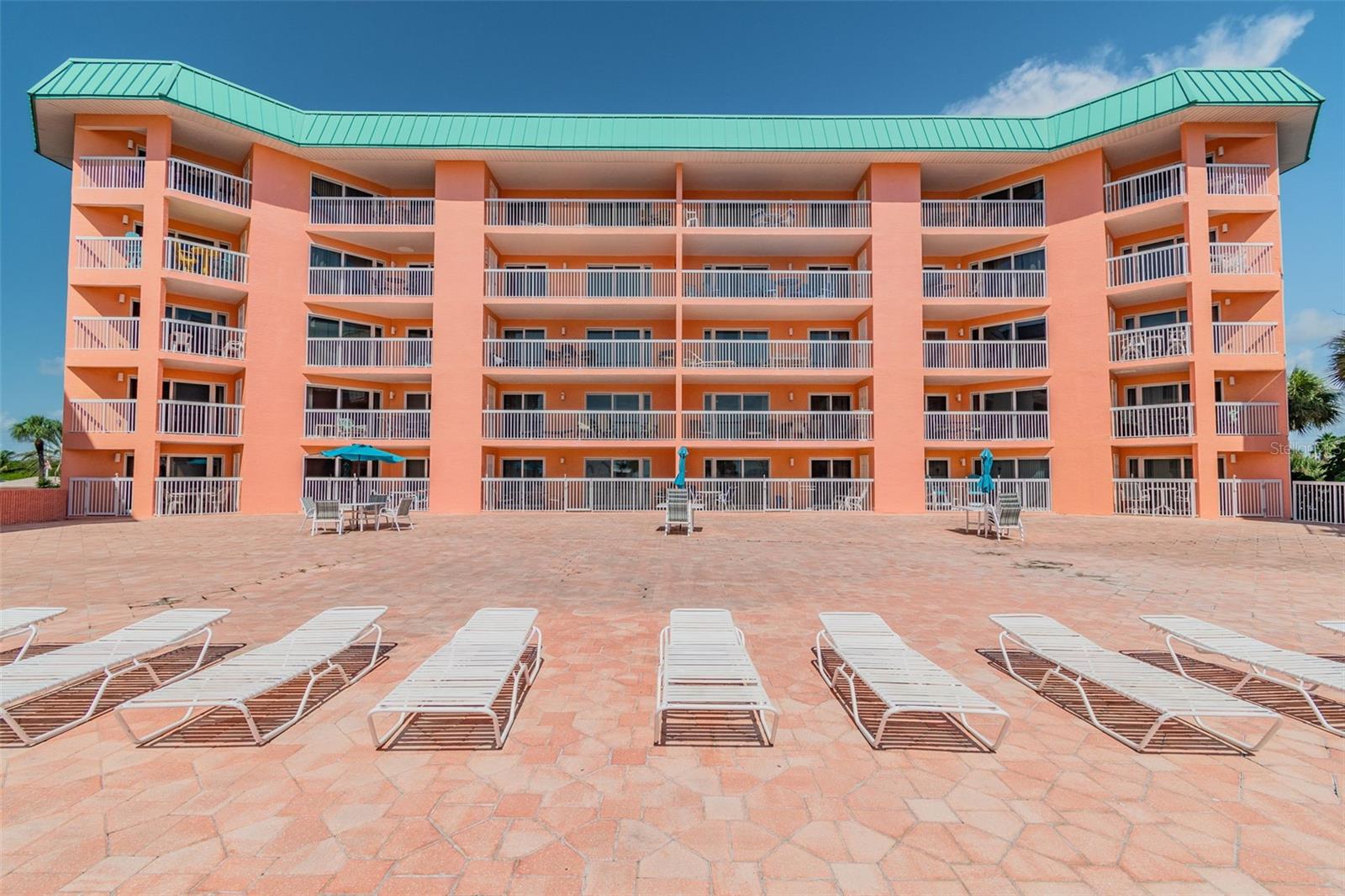 BEACH COTTAGE CONDO - Residential