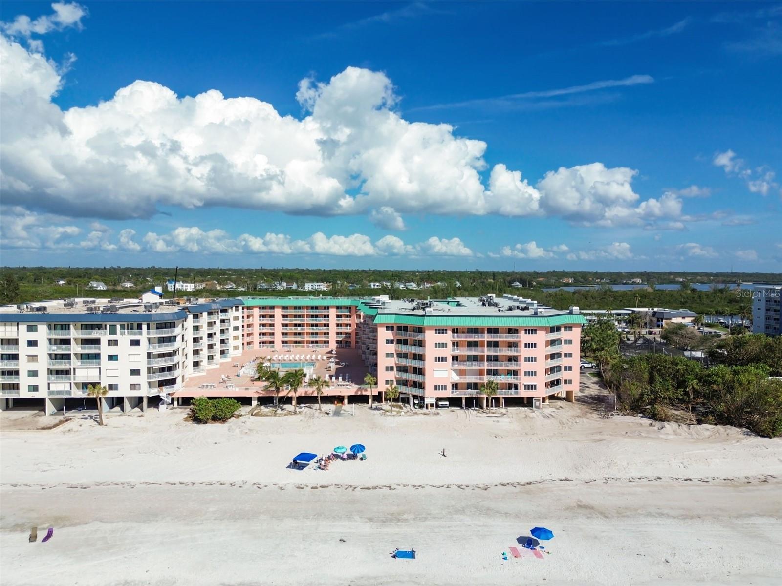 BEACH COTTAGE CONDO - Residential