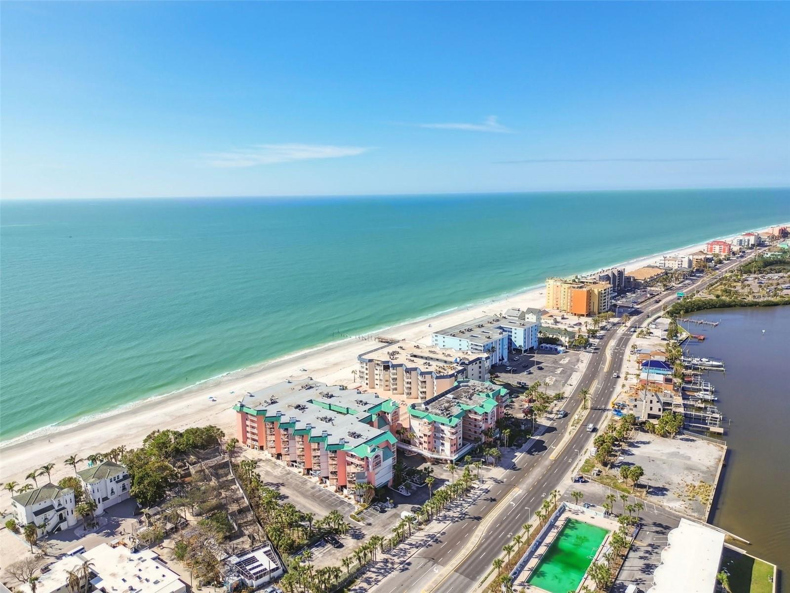 BEACH COTTAGE CONDO - Residential