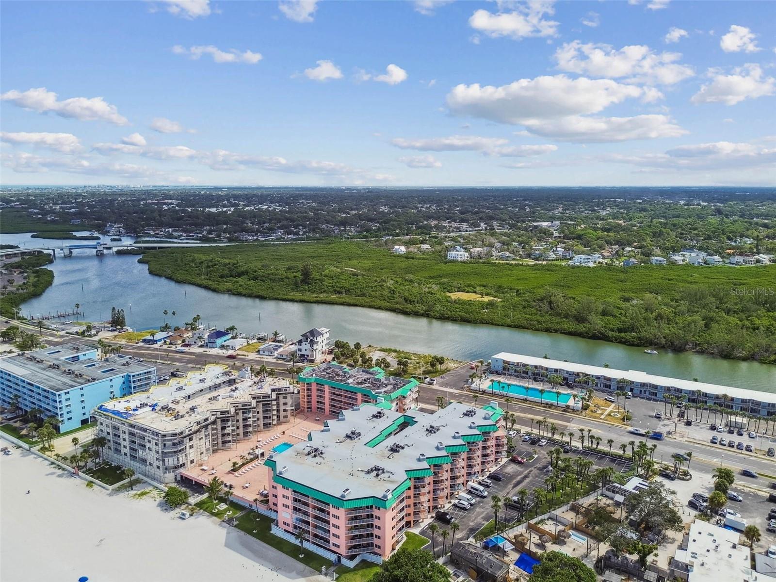 BEACH COTTAGE CONDO - Residential