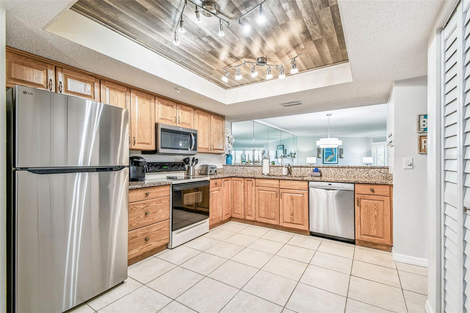 BEACH COTTAGE CONDO - Residential