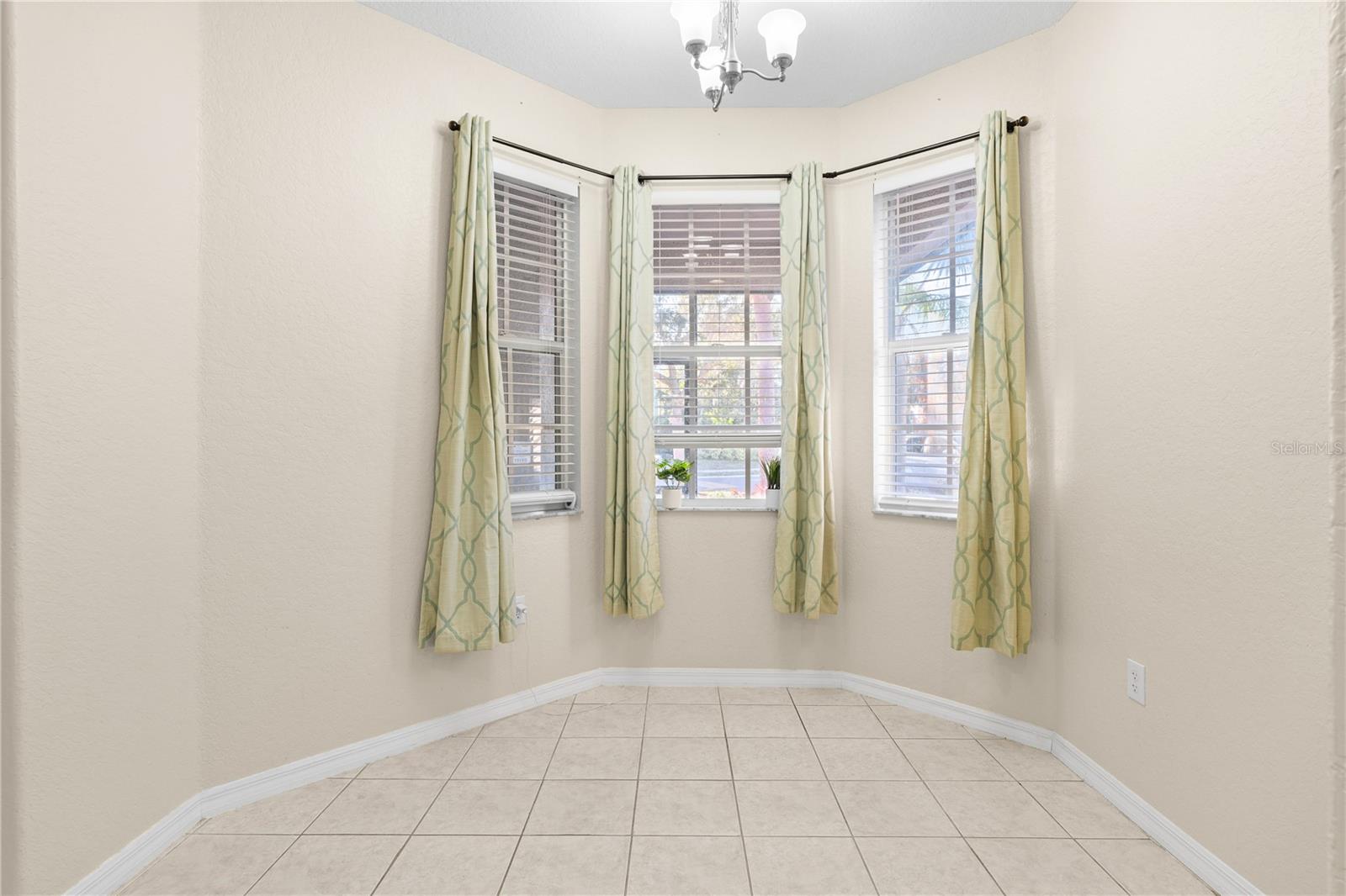 LIGHTHOUSE COVE AT HERITAGE HARBOUR UN 1 - Residential