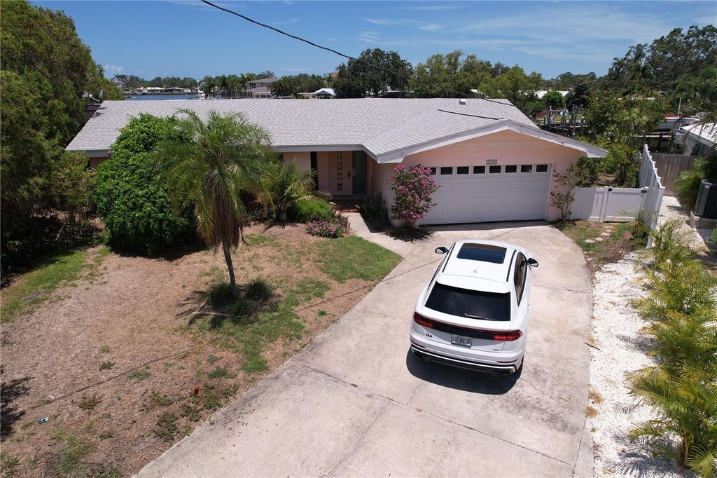 Photo of 3995 South Circle, Largo, FL 33774 (MLS # TB8398579)