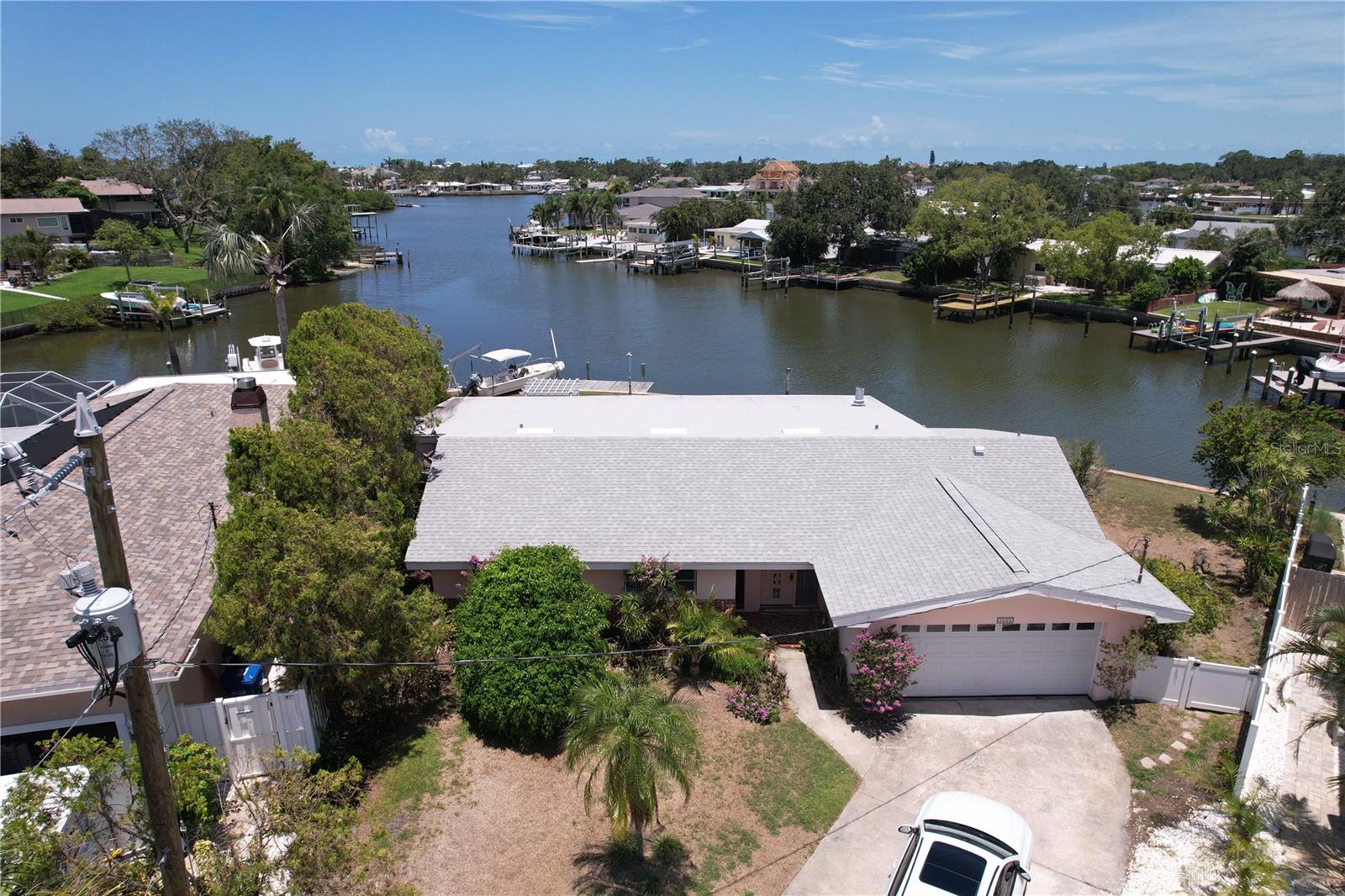This property had flood incursion.No Remediation has been done. The Location has a Fantastic view with 150ft on the water. Enough for a large boat. Cash only with proof of funds
