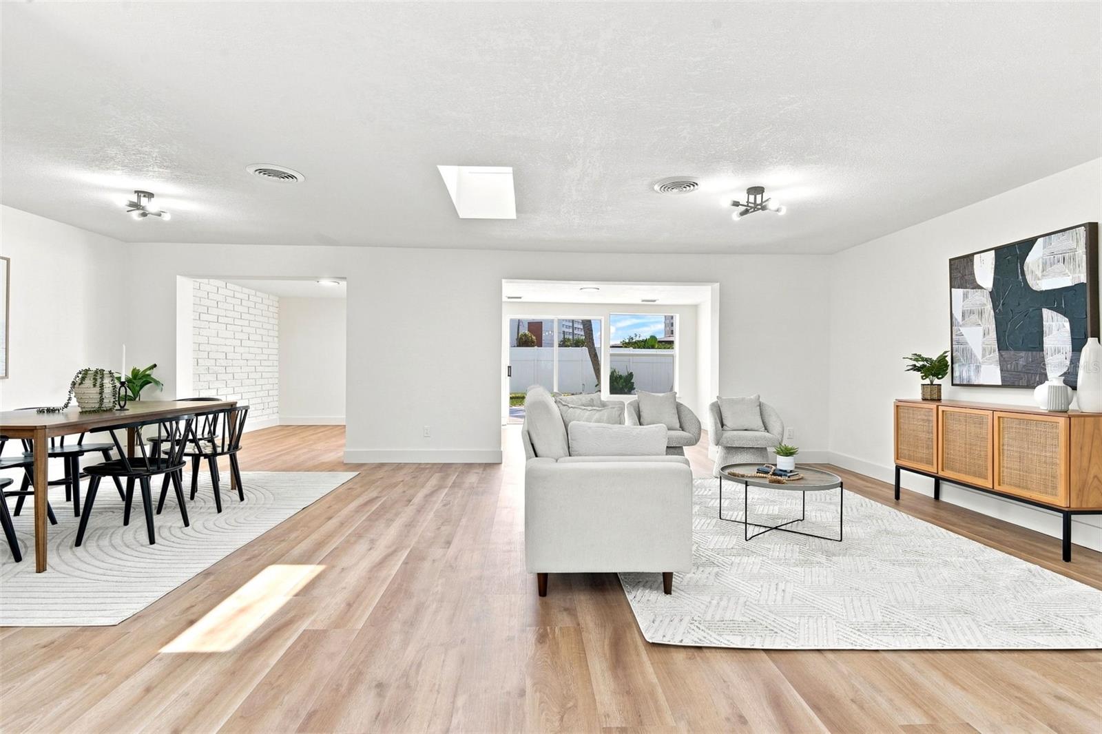 2542 W CORAL WAY