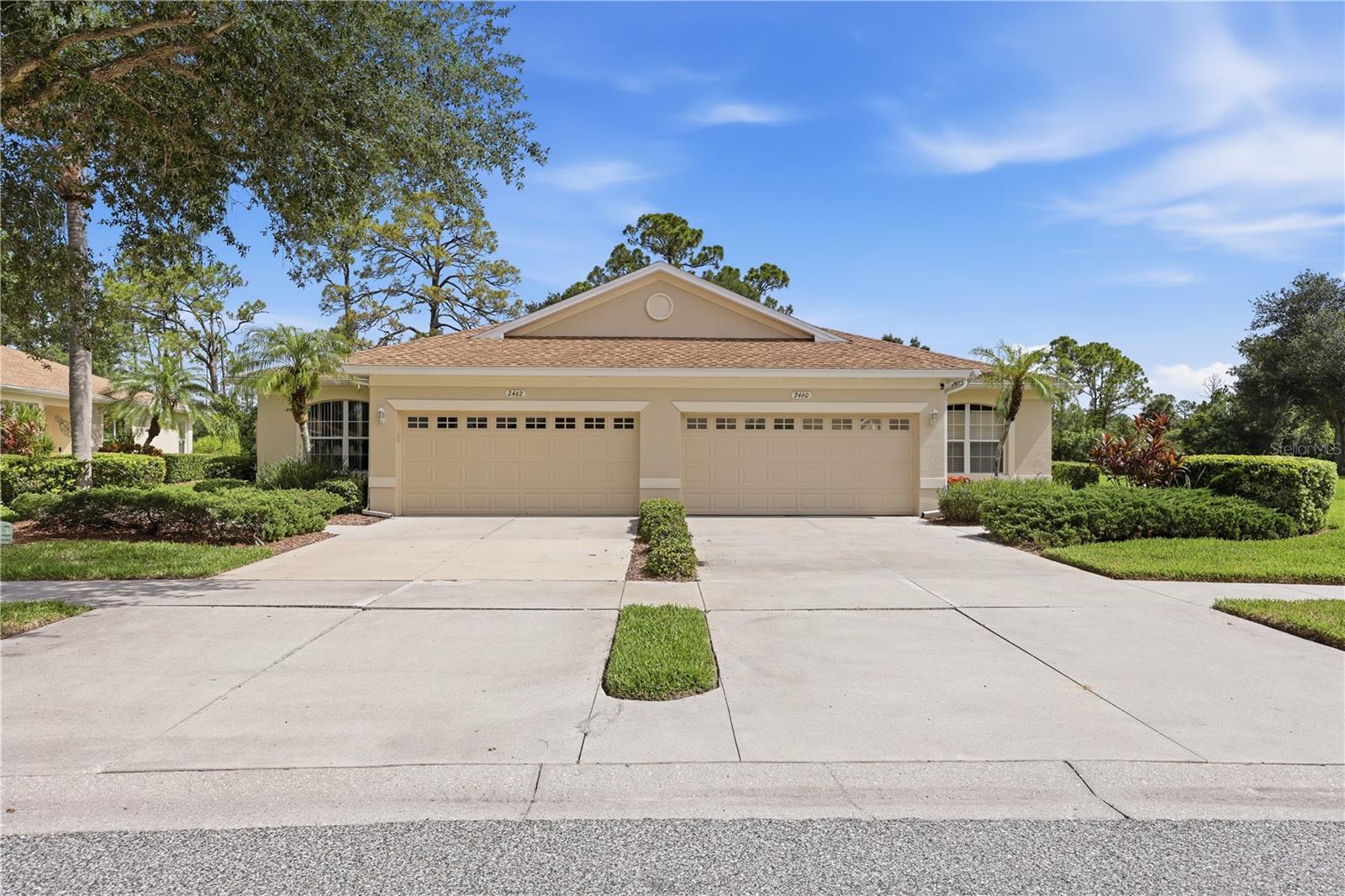 2462 MAGNOLIA CIRCLE