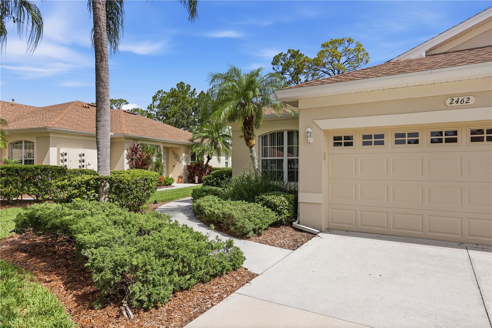 2462 MAGNOLIA CIRCLE