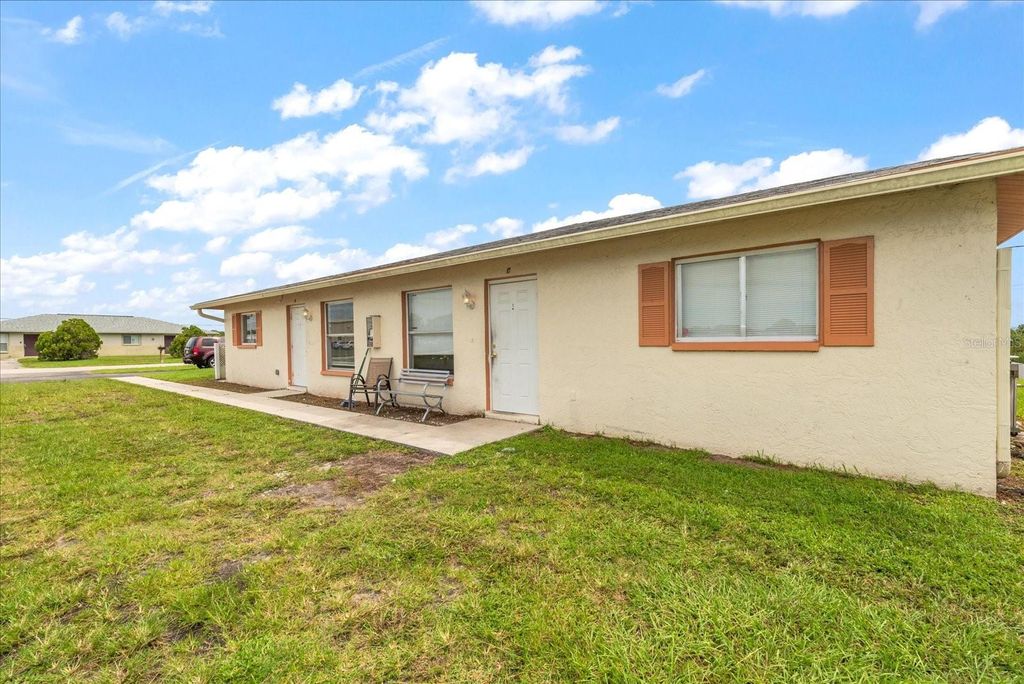 Photo of 1020 NE 8th Terrace, Cape Coral, FL 33909 (MLS # TB8428820)