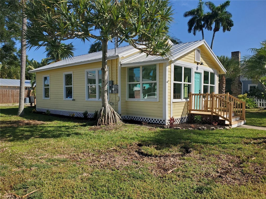 Photo of 760 W Marion Avenue, Punta Gorda, FL 33950 (MLS # C7531016)