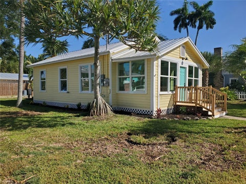 Photo of 760 W Marion Avenue, Punta Gorda, FL 33950 (MLS # C7531016)