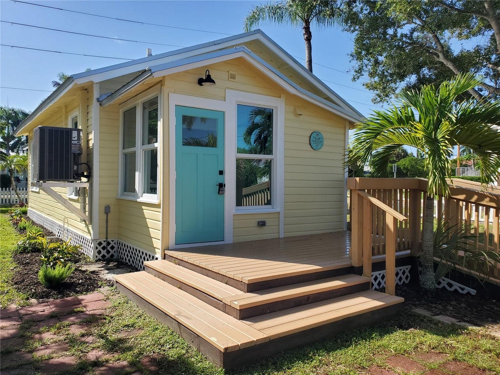 Photo of 760 W Marion Avenue, Punta Gorda, FL 33950 (MLS # C7531016)