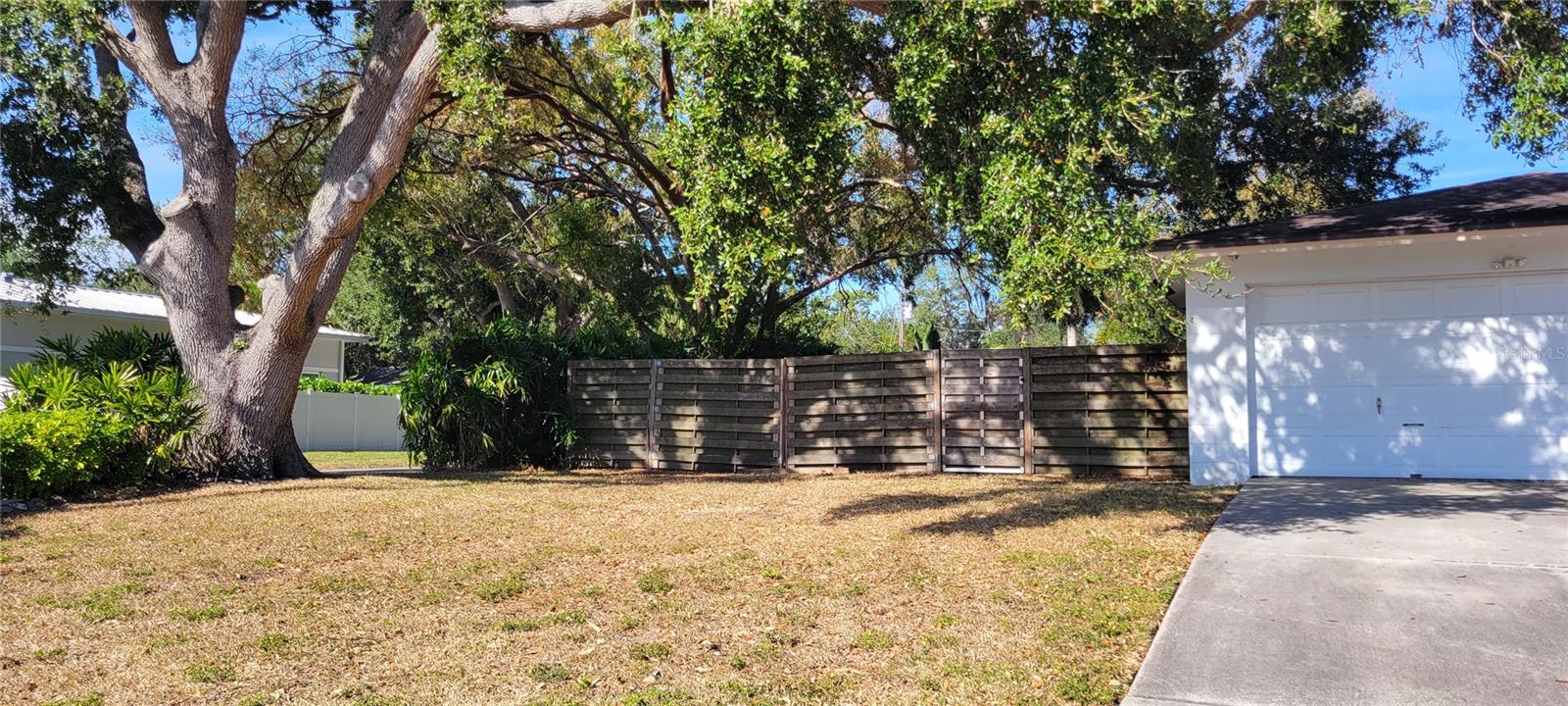 SOUTH GATE - Residential