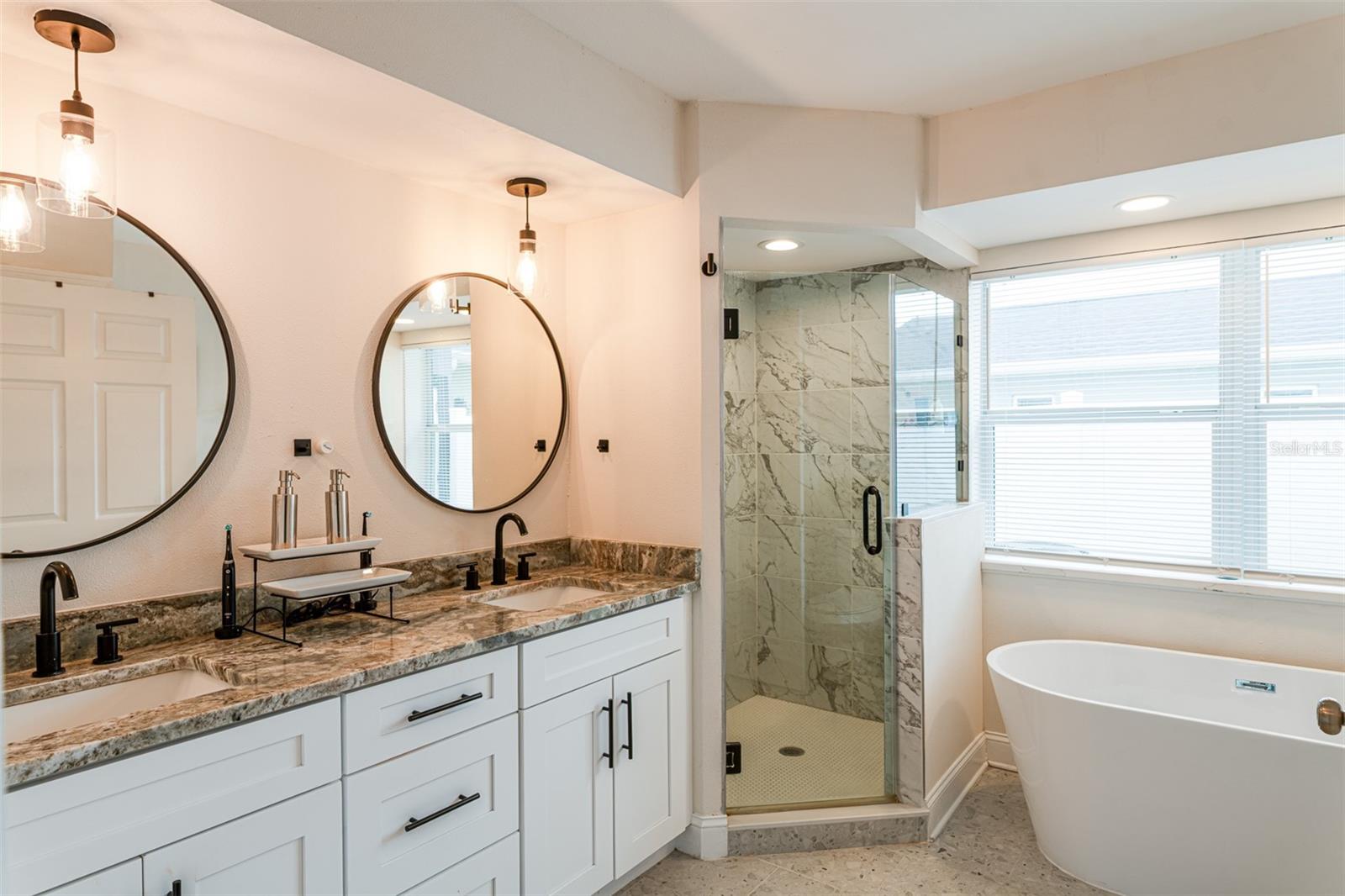 INTERBAY - Residential