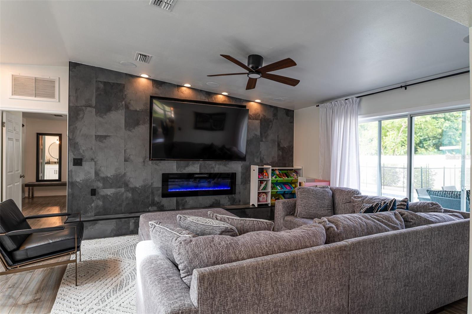 INTERBAY - Residential