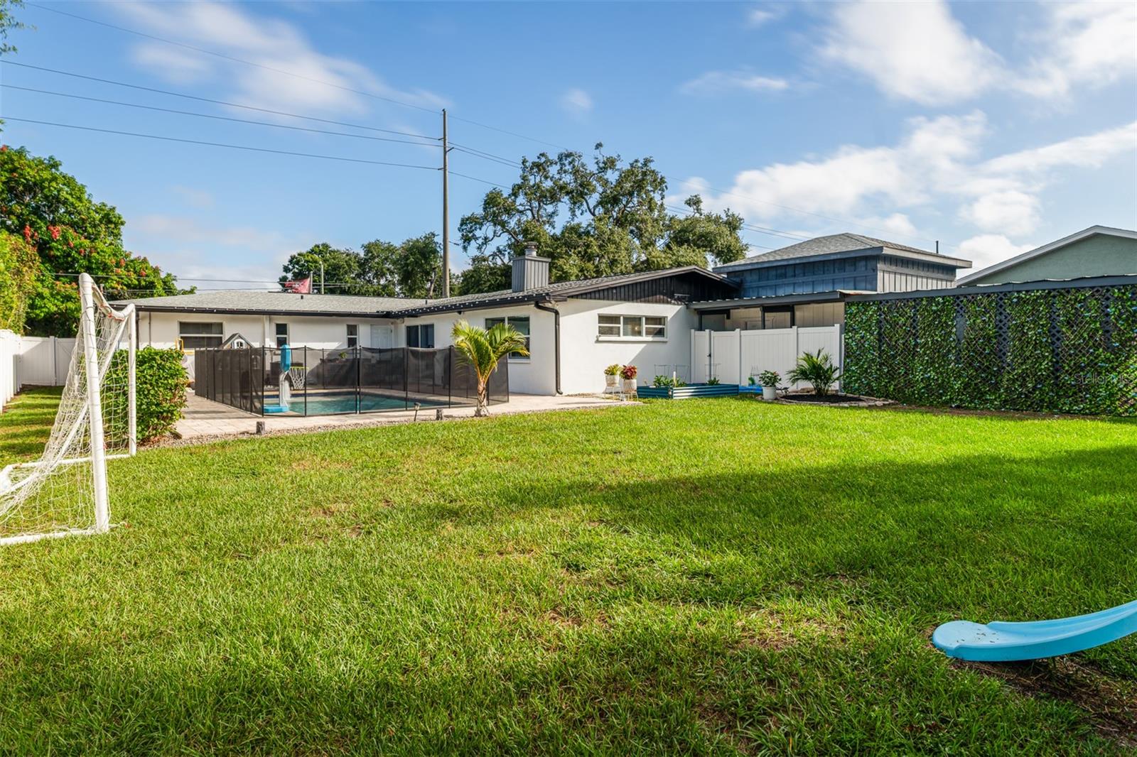 INTERBAY - Residential