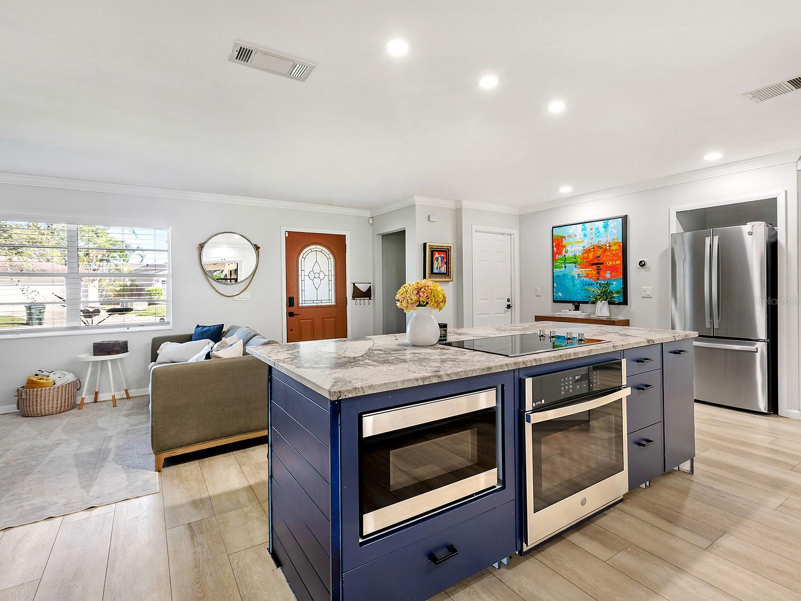 LAKE SARASOTA - Residential