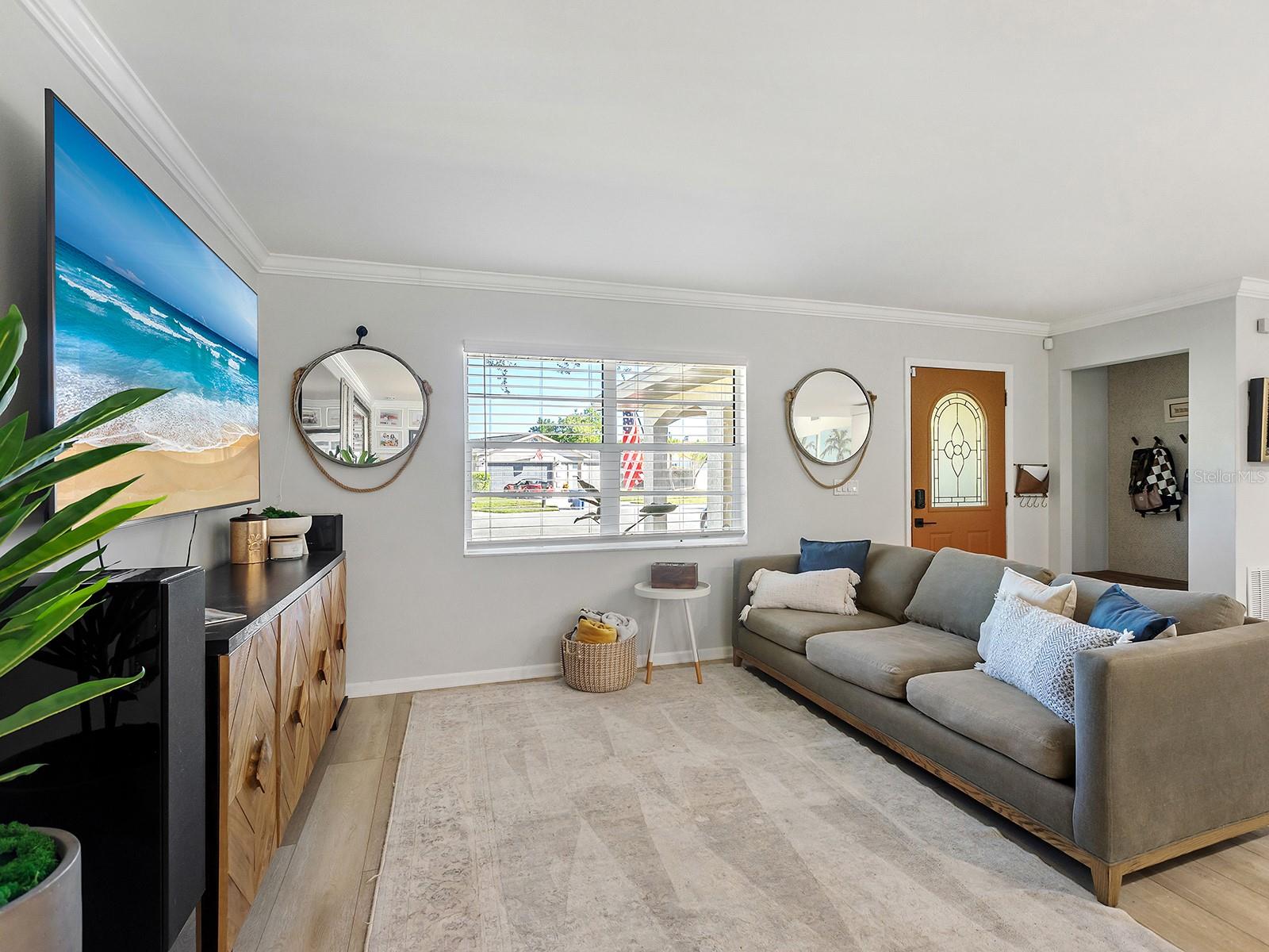 LAKE SARASOTA - Residential