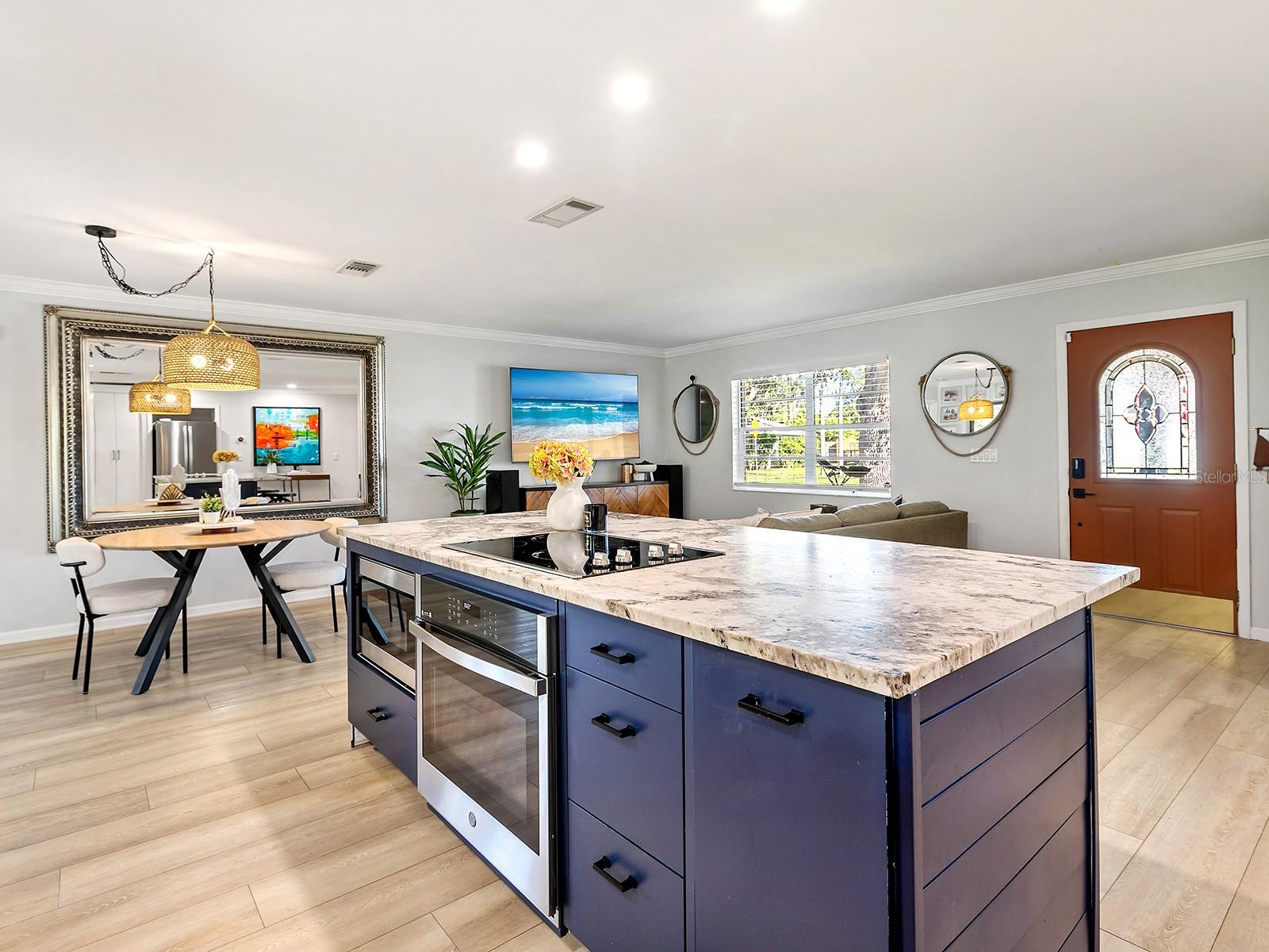 LAKE SARASOTA - Residential