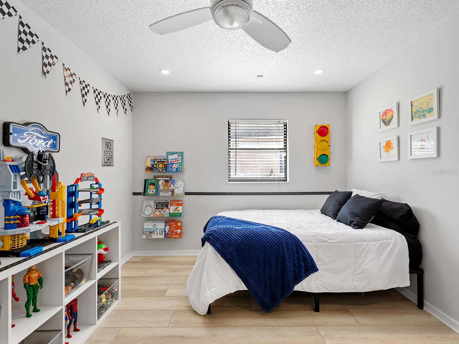 LAKE SARASOTA - Residential