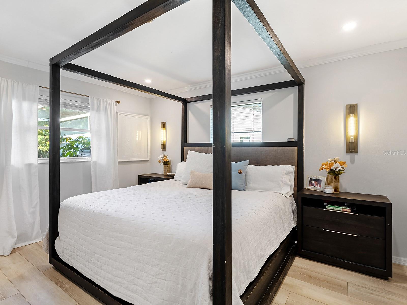 LAKE SARASOTA - Residential