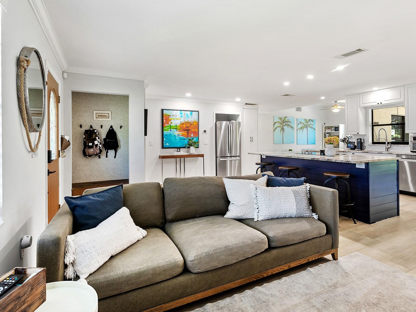 LAKE SARASOTA - Residential