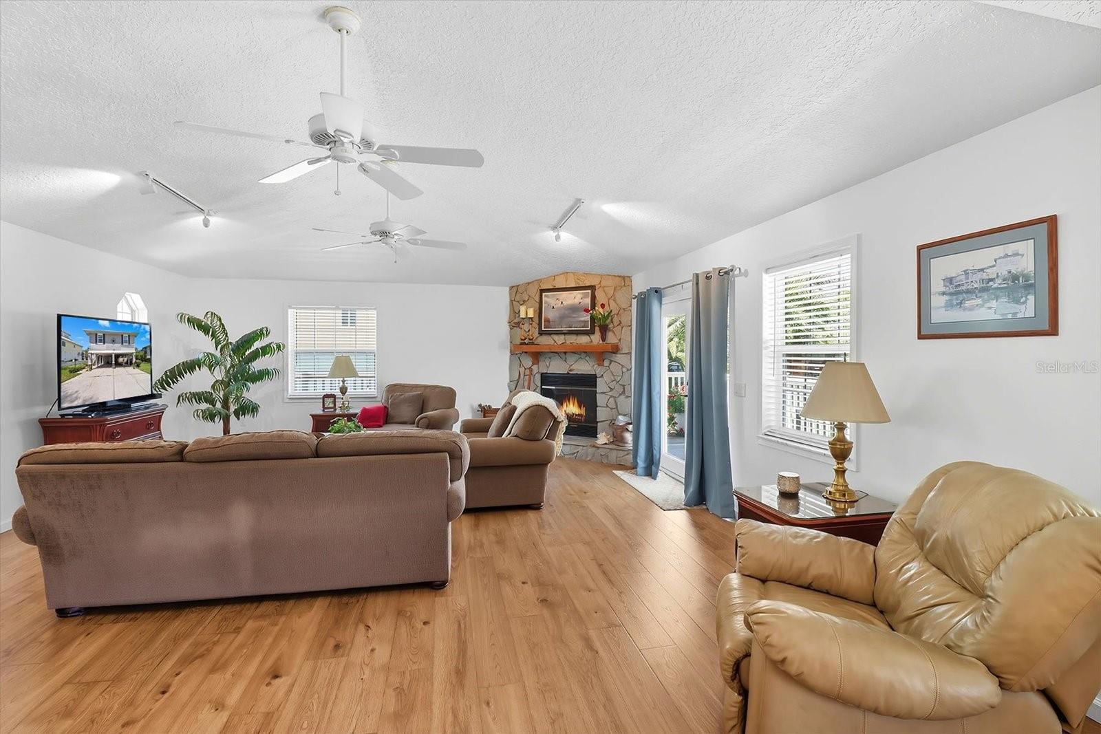 WOODLAND ESTATES UNIT 02 - Residential