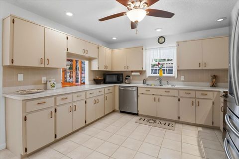 Tiny photo for 1931 NW 18th Street, Crystal River, FL 34428 (MLS # OM709757)