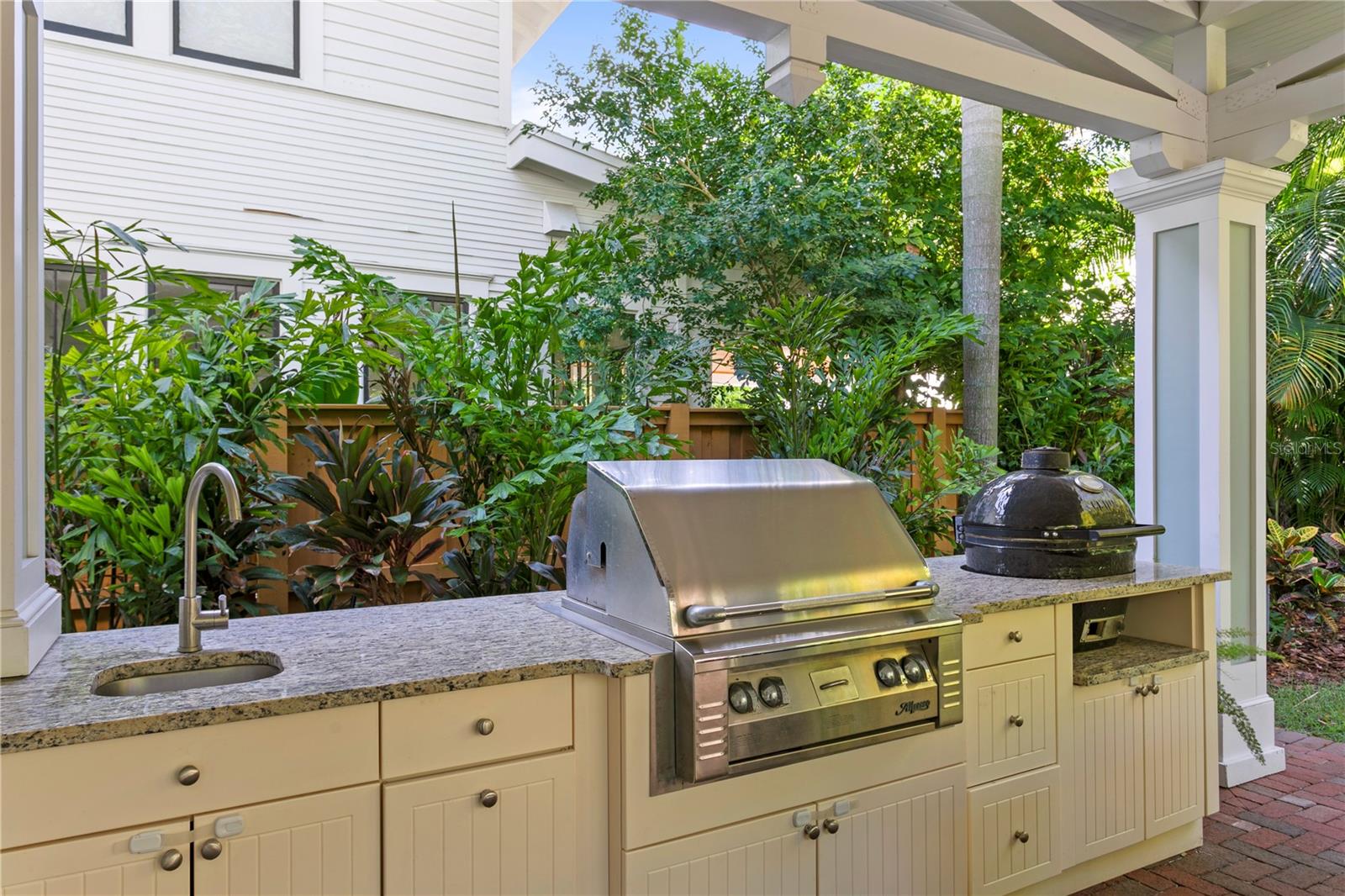 RICHARDSON PLACE - Residential