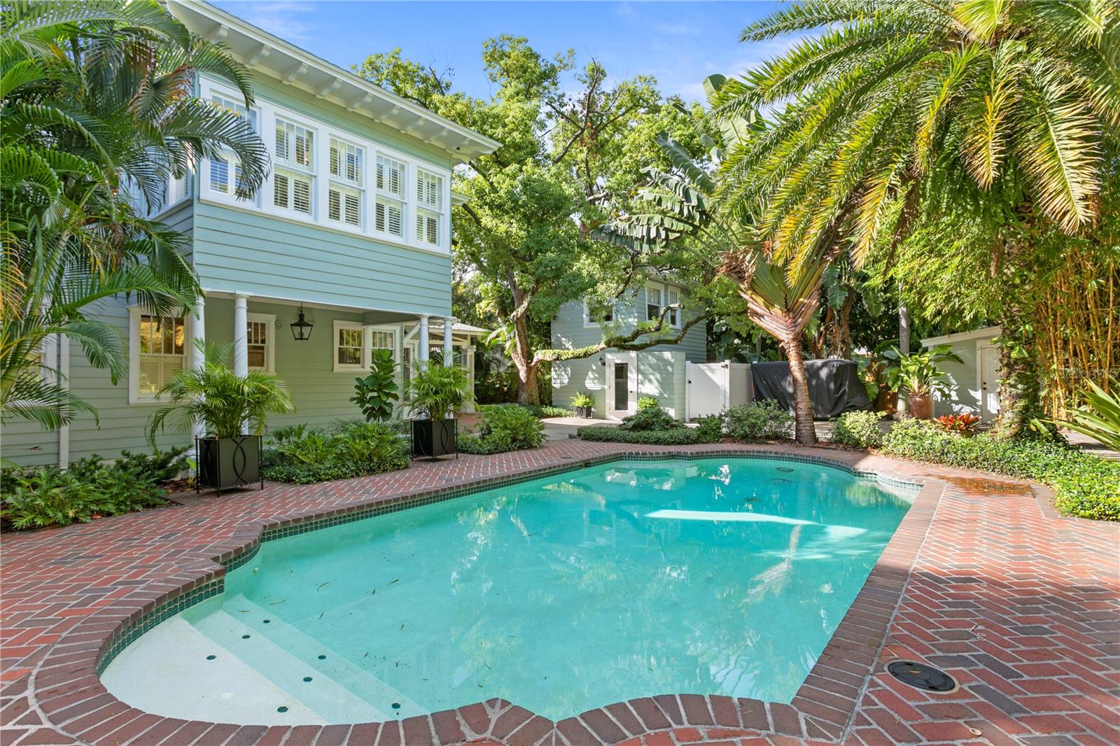 RICHARDSON PLACE - Residential