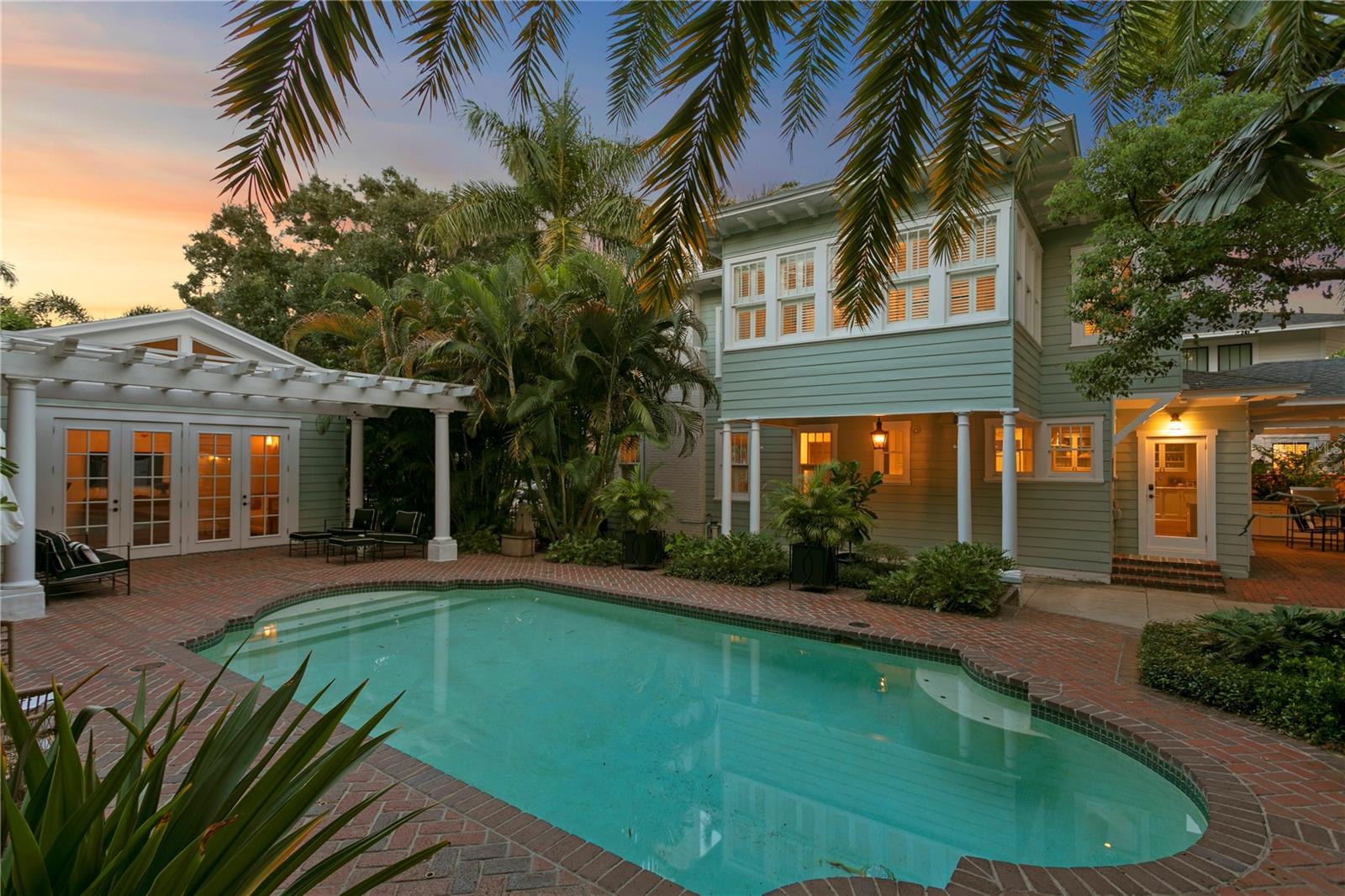 RICHARDSON PLACE - Residential