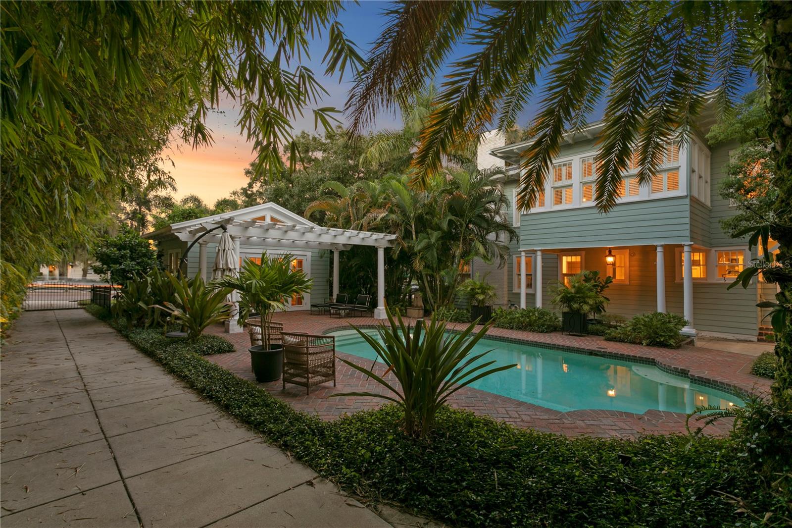 RICHARDSON PLACE - Residential