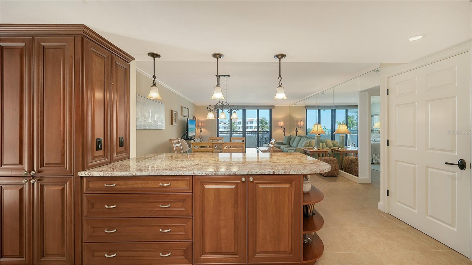 PLAYERS CLUB 3 - Residential