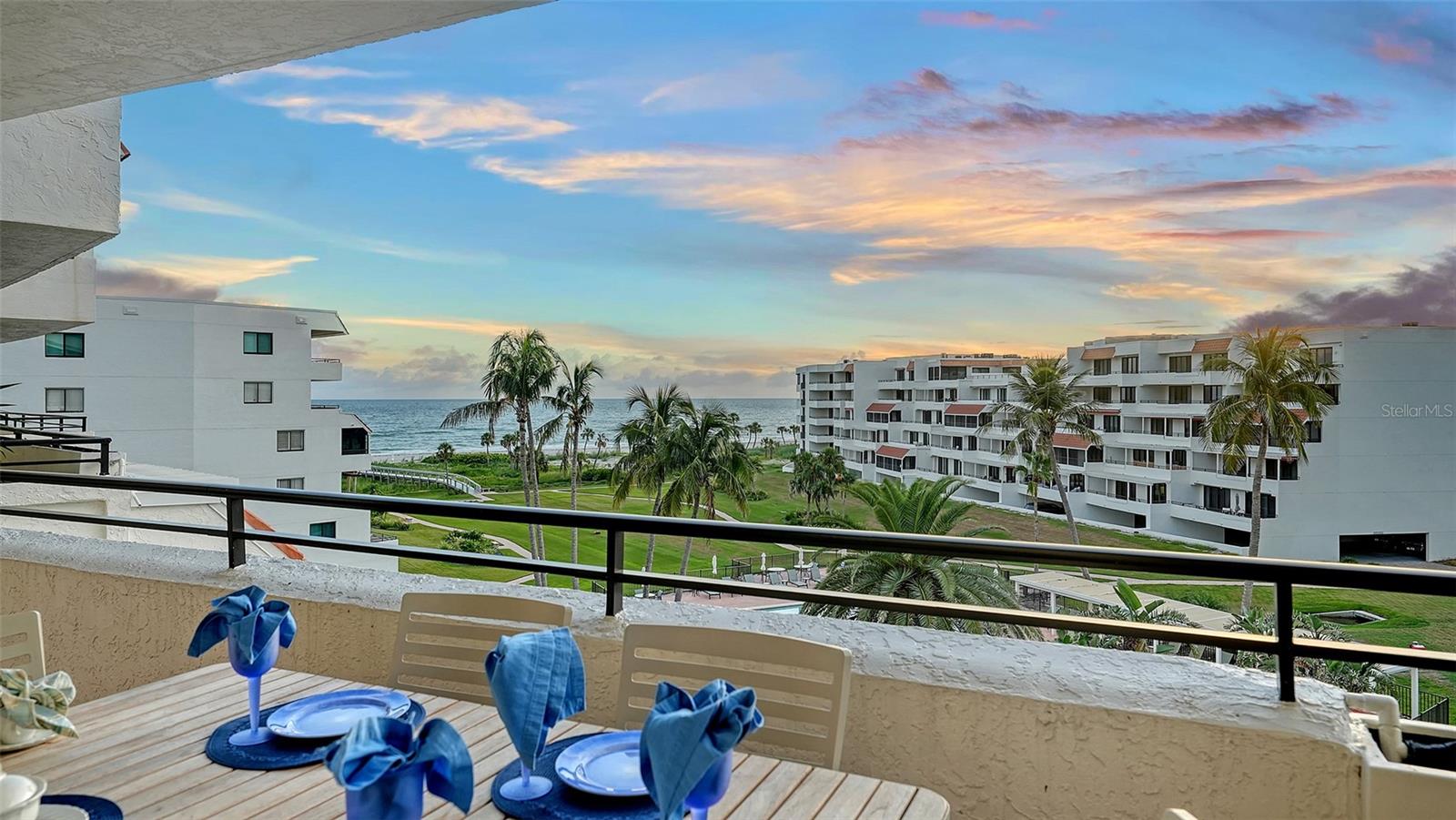 PLAYERS CLUB 3 - Residential