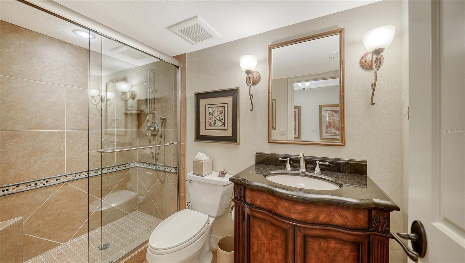 PLAYERS CLUB 3 - Residential