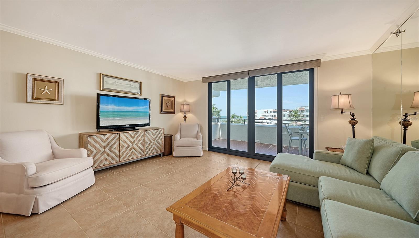 PLAYERS CLUB 3 - Residential