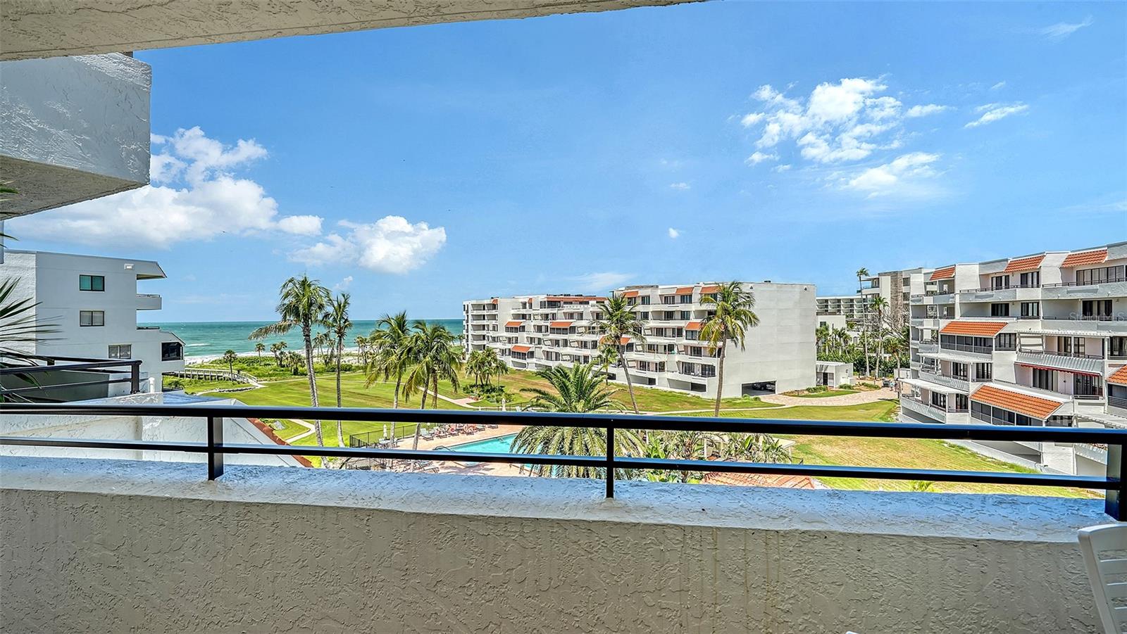 PLAYERS CLUB 3 - Residential