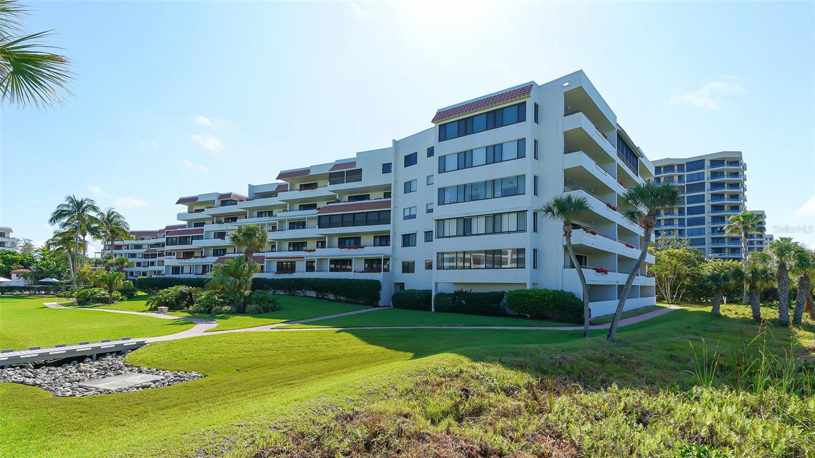 PLAYERS CLUB 3 - Residential