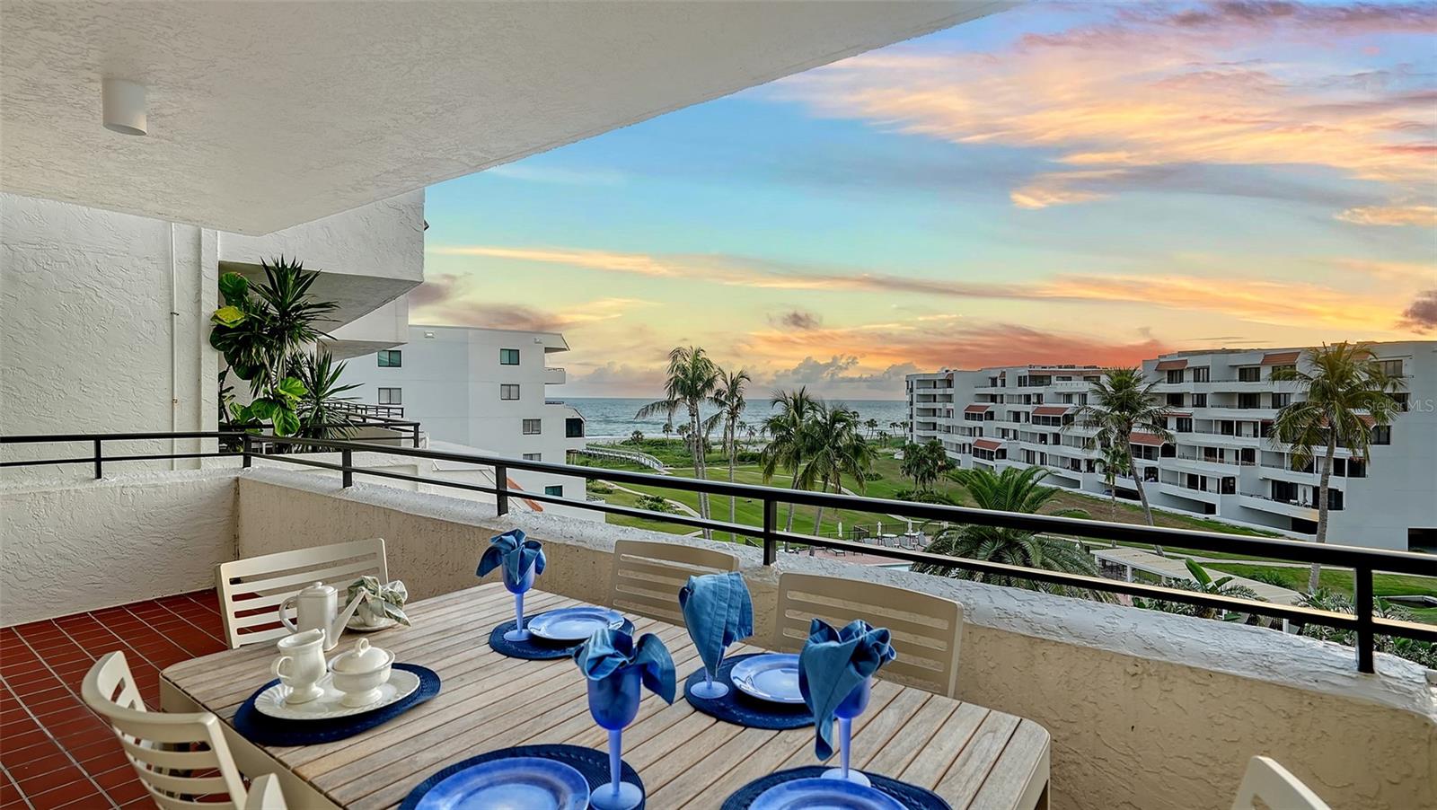 PLAYERS CLUB 3 - Residential