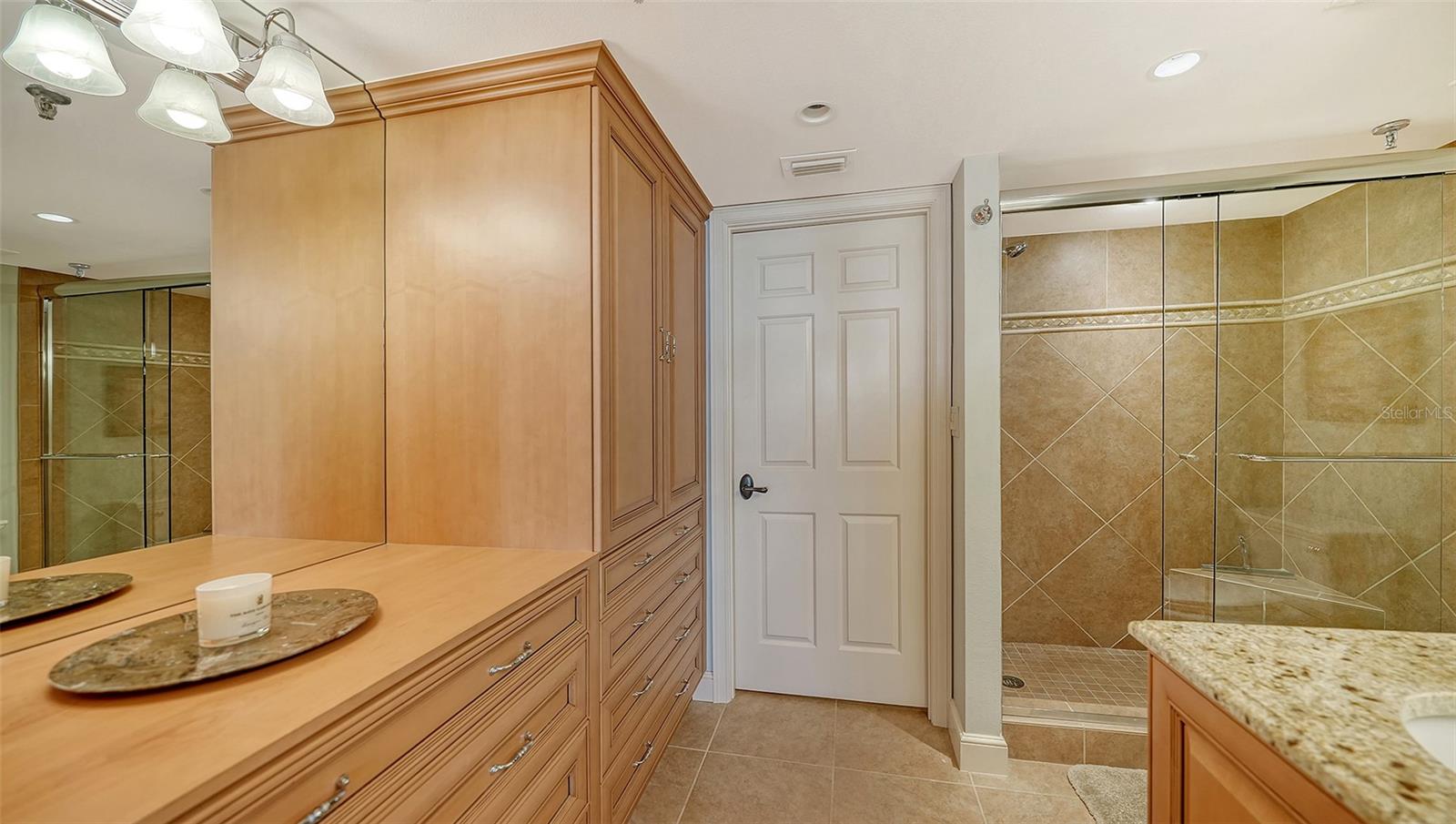 PLAYERS CLUB 3 - Residential