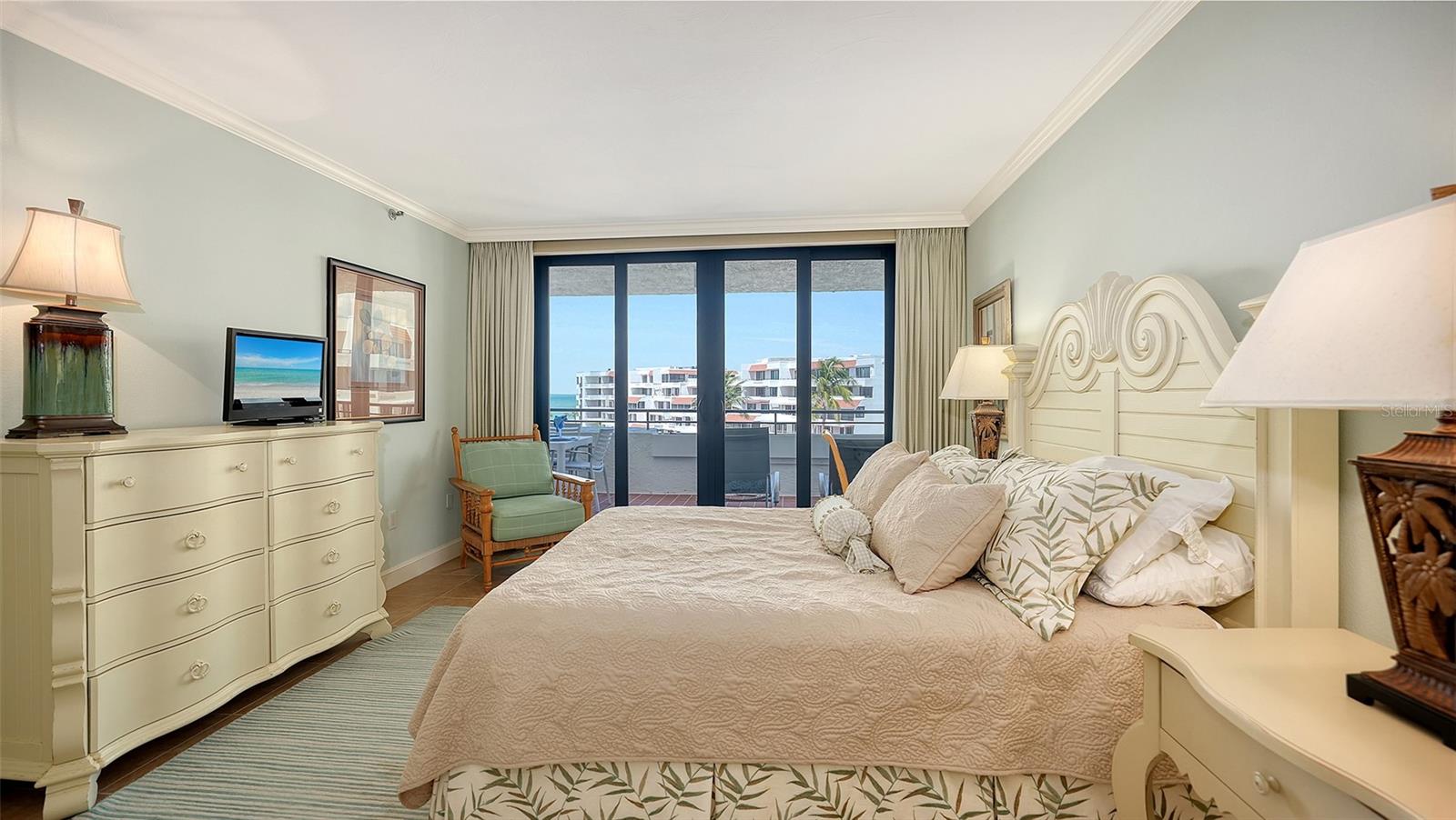 PLAYERS CLUB 3 - Residential