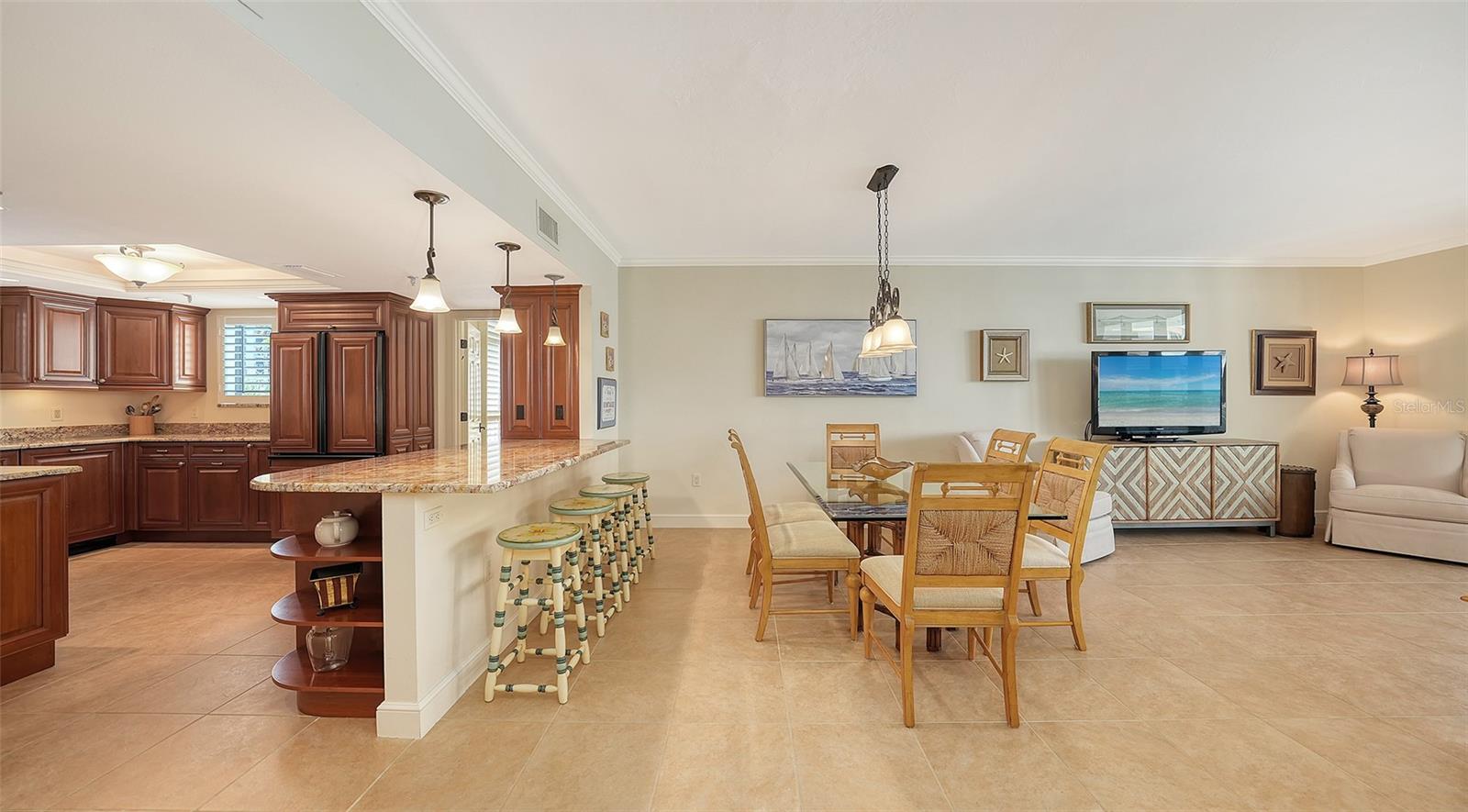 PLAYERS CLUB 3 - Residential